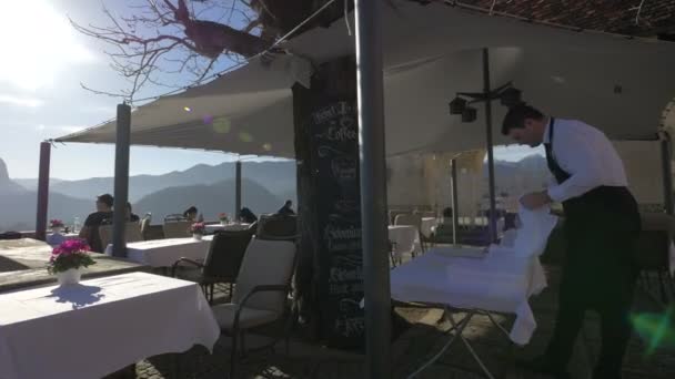 Tavoli Ristorante Sotto Una Tenda — Video Stock