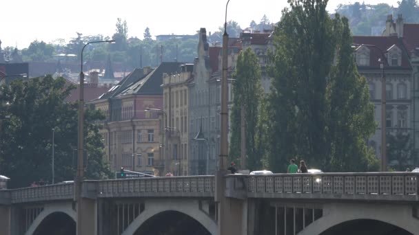 Ponte Jirasek Edifícios Antigos — Vídeo de Stock