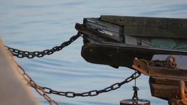 Gros Plan Vieux Bateaux Avec Des Chaînes — Video