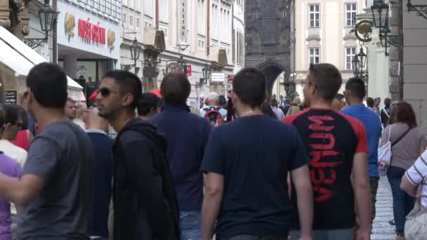 セレトナ通りを歩く多くの人々 — ストック動画
