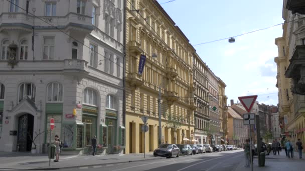 Myslikova街上的建筑物 — 图库视频影像