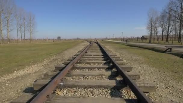 Spoorlijn Auschwitz Birkenau — Stockvideo