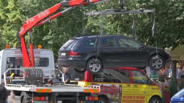 Rebocar Carro Rua — Vídeo de Stock