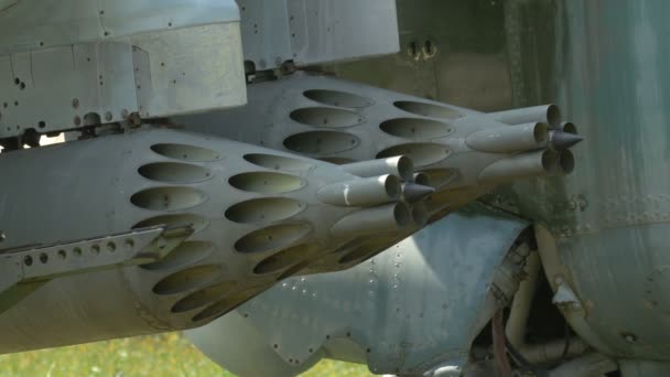 波兰陆军博物馆的飞机军用武器 — 图库视频影像