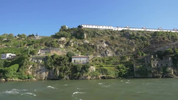 Het Klooster Serra Pillar Vanaf Rivier Douro Porto — Stockvideo