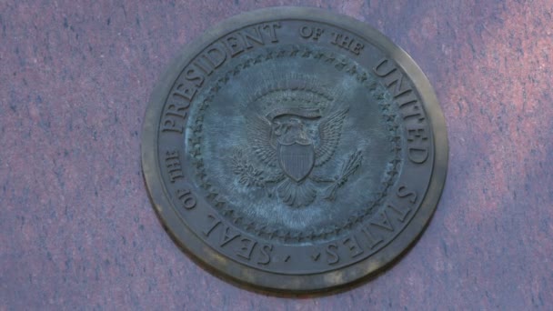 Commemorative Plaque Ronald Reagan Monument — Stock Video