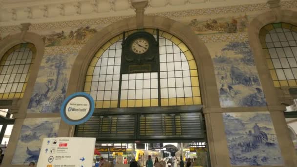 Clock Train Station Vestibule — Stock Video