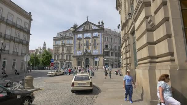 Uma Igreja Fim Rua — Vídeo de Stock