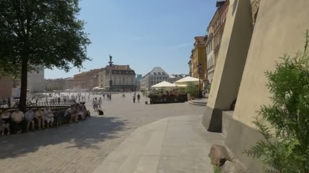 Turyści Placu Zamkowym Warszawa — Wideo stockowe