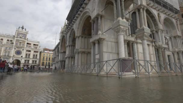 Overstroming Buurt Van Sint Marcusbasiliek — Stockvideo