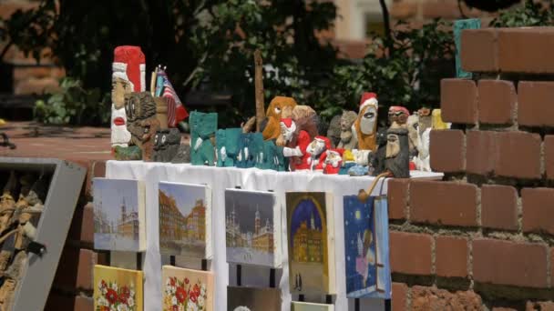 Barraca Rua Com Bonecos Madeira Pinturas — Vídeo de Stock