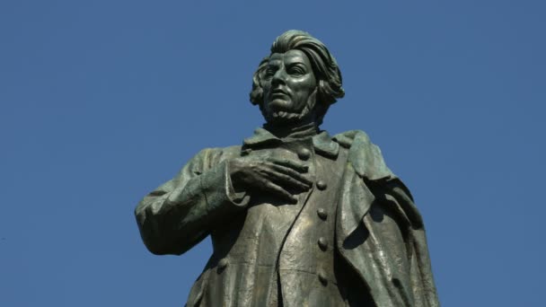 View Adam Mickiewicz Statue — Stock videók