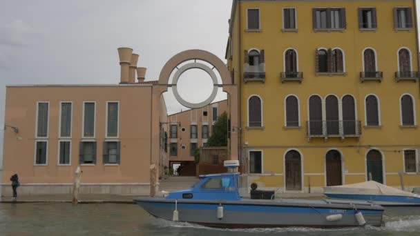 Bateaux Naviguant Sur Canal — Video