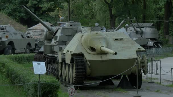 Gamla Stridsvagnar Polska Armémuseet — Stockvideo