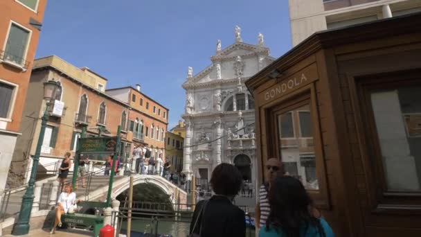 Chiesa San Moise Und Eine Brücke — Stockvideo