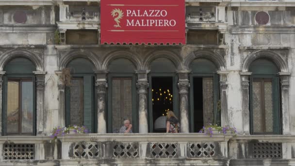 Der Balkon Des Palazzo Malipiero — Stockvideo