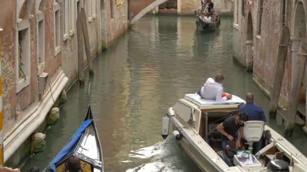 Bateau Gondole Naviguant Sur Canal — Video