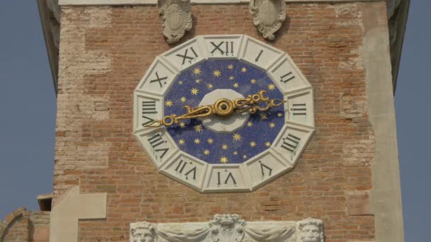 Primo Piano Una Torre Dell Orologio Nell Arsenale Veneziano — Video Stock