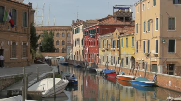 Fondamenta Lizza Fusina Met Rio Dei Tolentini — Stockvideo