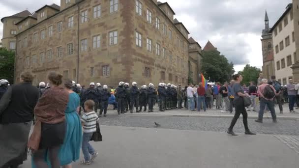 参加抗议活动的警察 — 图库视频影像