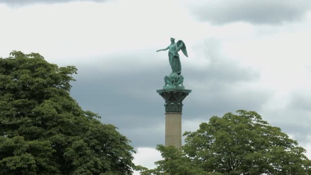 Статуя Конкордии Видна Облачный День — стоковое видео