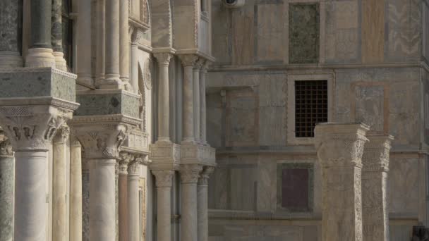 Marmorsäulen Der Basilica San Marco — Stockvideo