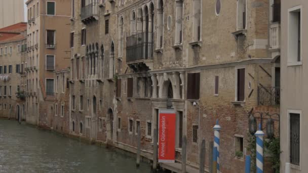 Edificios Antiguos Largo Canal — Vídeo de stock