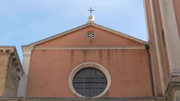 Kirche San Giovanni Crisostomo — Stockvideo