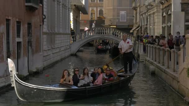 Turisti Gondola — Video Stock
