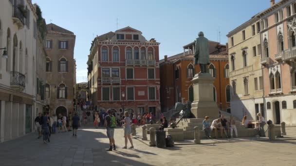 Campo Manin Mit Daniele Manin Denkmal — Stockvideo