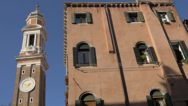 Torre Chiesa Santi Apostoli Edificio — Vídeos de Stock