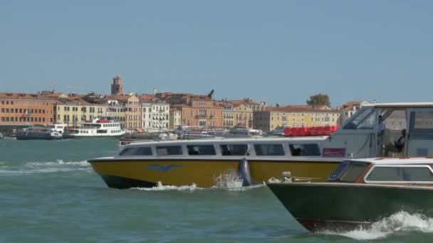 Boote Segeln Der Lagune Von Venedig — Stockvideo