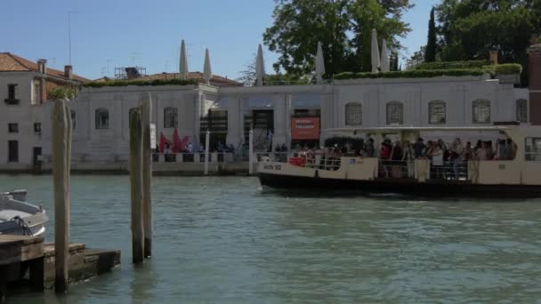 Tour Turístico Barco Con Los Turistas — Vídeos de Stock