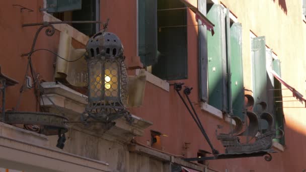 Old Lamp Sailing Boat Sculpture — Wideo stockowe