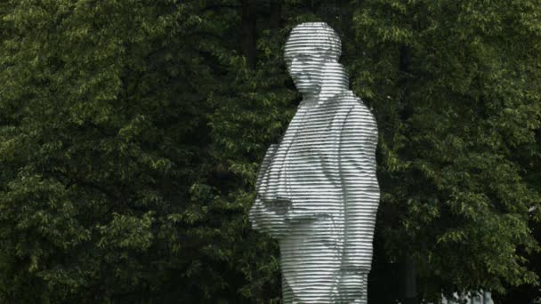 Blick Auf Moderne Statue — Stockvideo