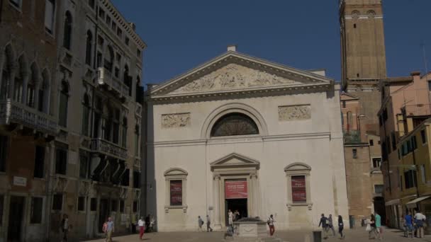 Церковь Святого Маурицио Наклонная Башня — стоковое видео