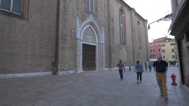 Caminando Por Los Muros Iglesia Frari — Vídeos de Stock
