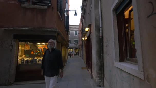 Magasins Souvenirs Dans Une Rue — Video