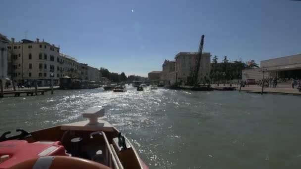 Łodzie Pływające Canal Grande — Wideo stockowe