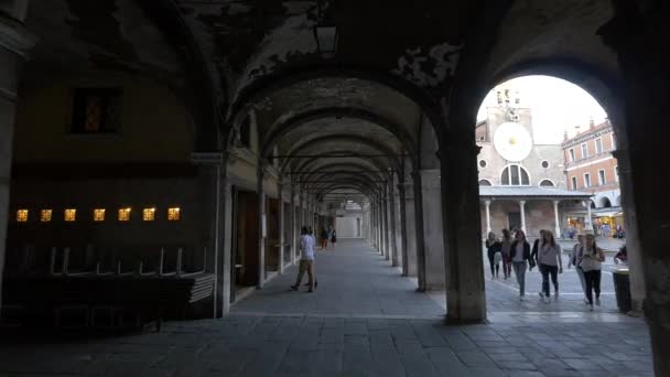 People Campo San Giacomo Rialto — Stock Video