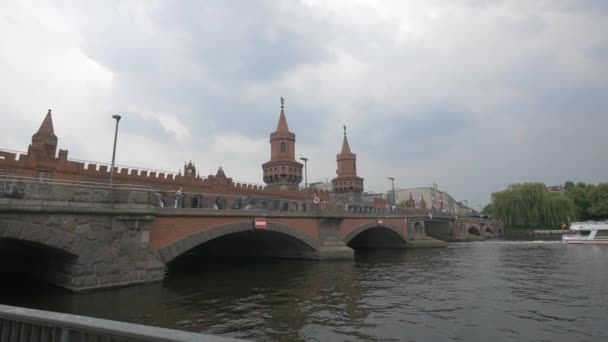 Мост Берлине — стоковое видео