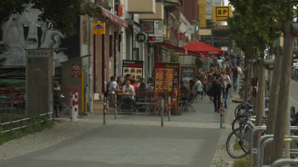 Kaldırımdaki Restoranlar Dükkanlar — Stok video