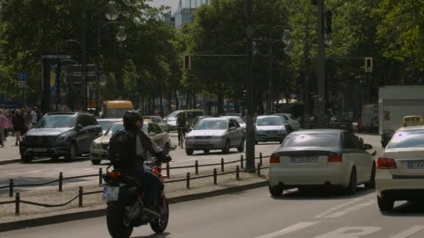 Şehir Caddesinde Trafik — Stok video