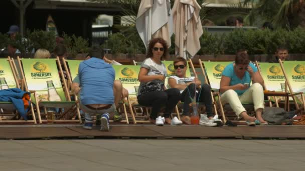 Relaxing Canvas Chairs Street — Stock Video