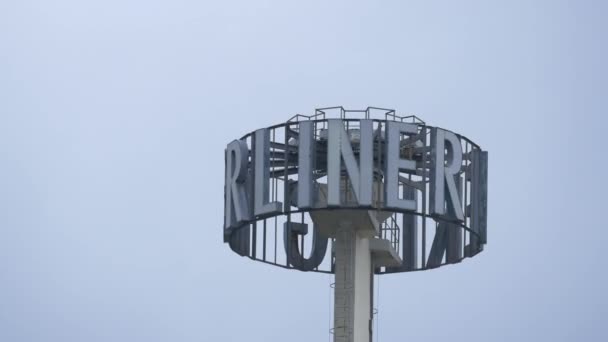 Berliner Verlag Spinning Sign — Stock Video