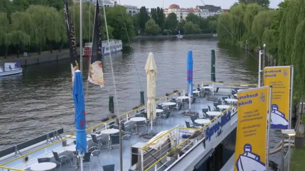 Restaurang Flytande Båt — Stockvideo