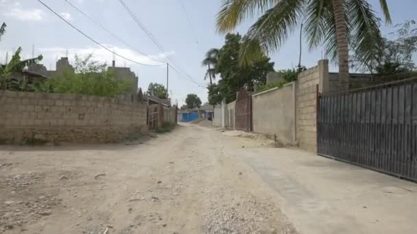 Haiti Evleri Olan Bir Sokak — Stok video