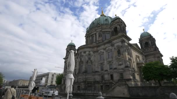 Berlin Cathedral Seen River — Stock video