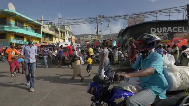 Procházka Ulici Haiti — Stock video