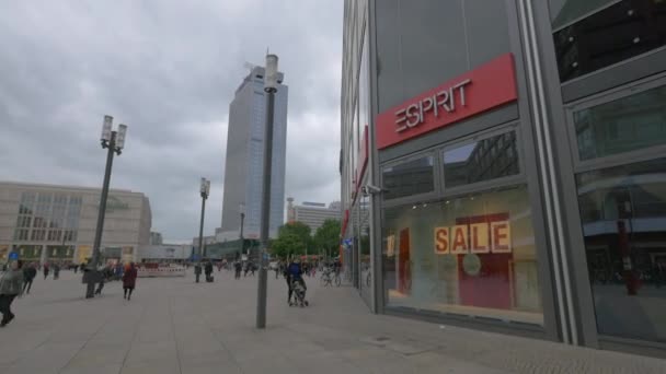 Shopping Stores Alexanderplatz Berlin — Stockvideo